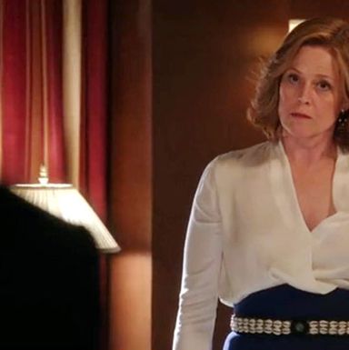 See? Skirts aren't supposed to interact with the necklines of shirts.
