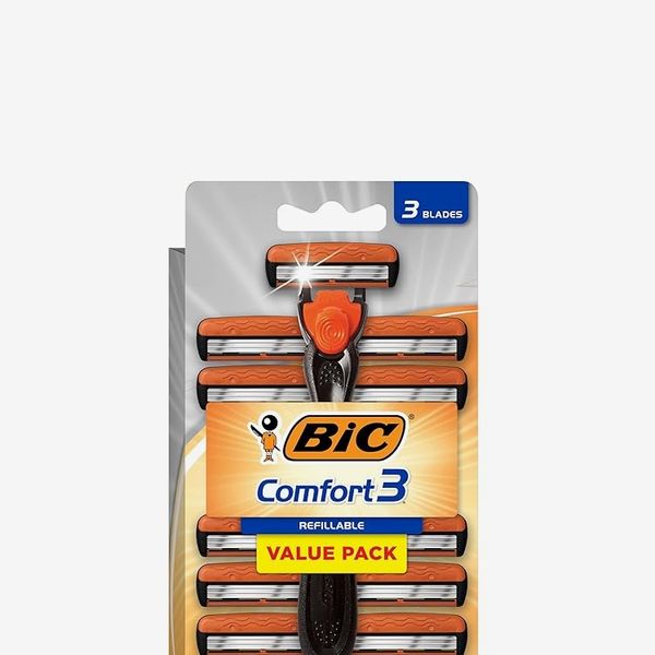 BIC Comfort refillable three-blade disposable razors for men