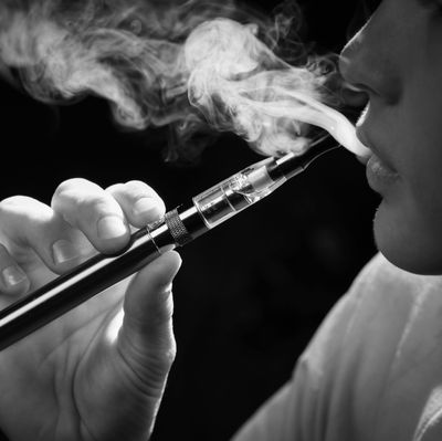 Vaping Lung Disease Everything We Know About Vape Illness