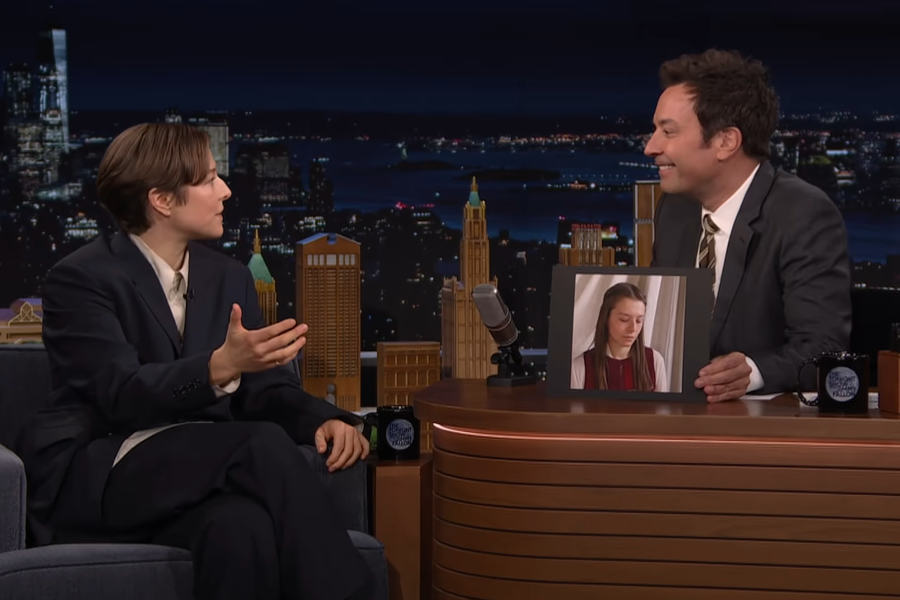 Emma D’Arcy’s DIY Wig Won Late Night This Week