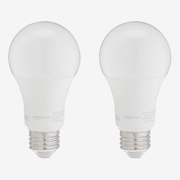 AmazonBasics 100W Equivalent, Daylight, Non-Dimmable, 10,000 Hour Lifetime, A19 LED Light Bulb