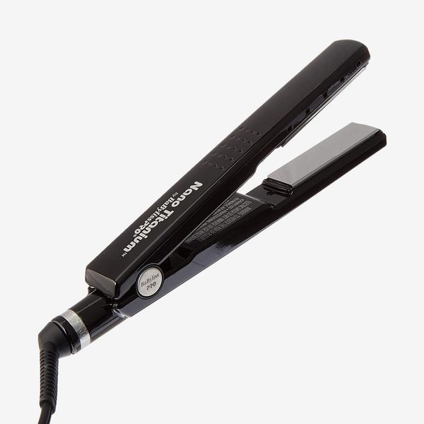 BaBylissPRO Nano Titanium-Plated Ionic Straightening Iron