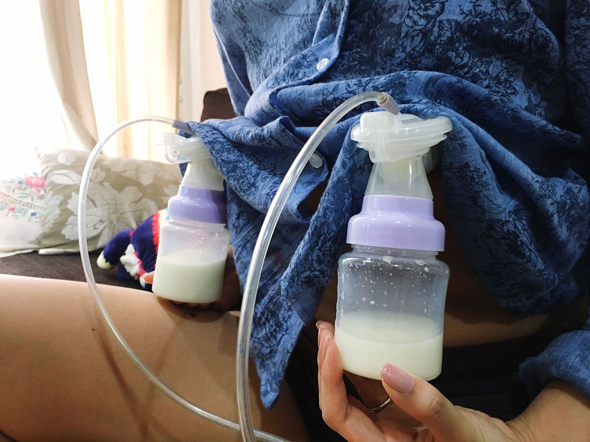 13 Women on What Pumping Breast Milk Feels Like pic