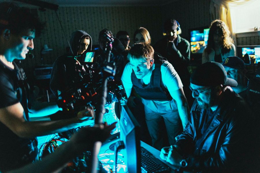 Behind the scenes of “Primetime”: Robert Pattinson and the cast