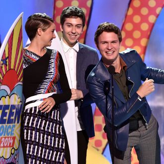 LOS ANGELES, CA - AUGUST 10: (L-R) Actors Shailene Woodley, Nat Wolff, and Ansel Elgort onstage during FOX's 2014 Teen Choice Awards at The Shrine Auditorium on August 10, 2014 in Los Angeles, California. (Photo by Kevin Winter/Getty Images)