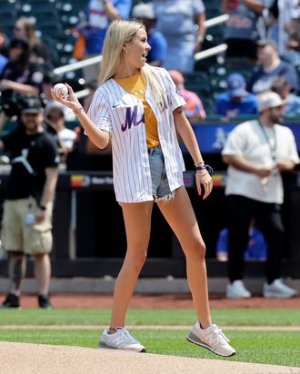 Hawk Tuah Girl Haliey Welch Threw First Pitch At Mets Game