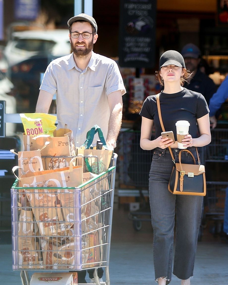 Hedlund girlfriend garrett Emma Roberts