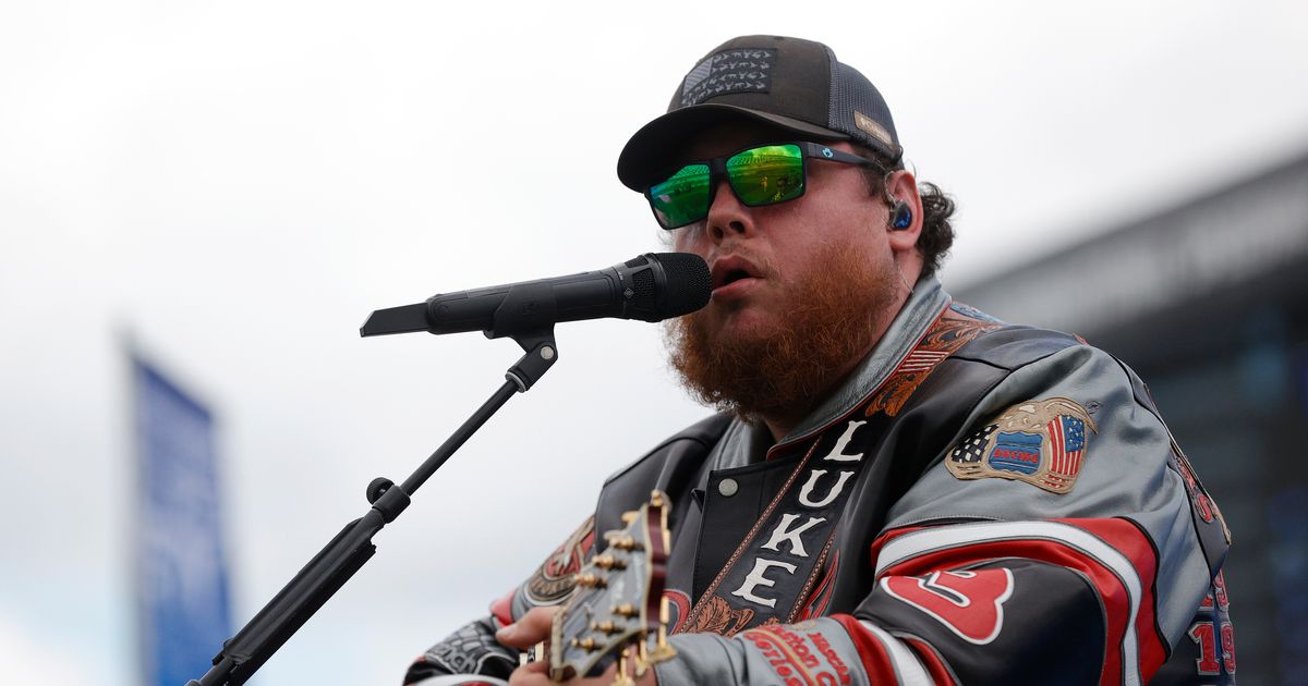 Luke Combs apologizes for the use of the Confederation flag