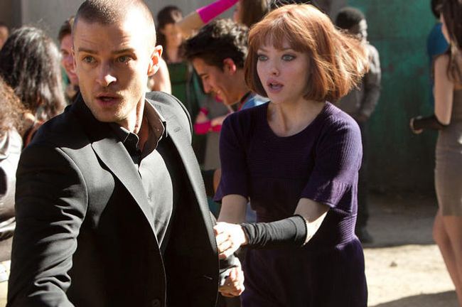 IT-246  Justin Timberlake and Amanda Seyfried are on the run, and almost out of time.
