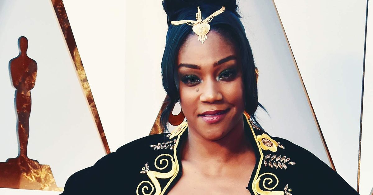 tiffany haddish princess dress Tiffany Haddish Dresses as an Eritrean Princess at the 2018 Academy Awards, Wants Meryl Streep to Be Her Mom