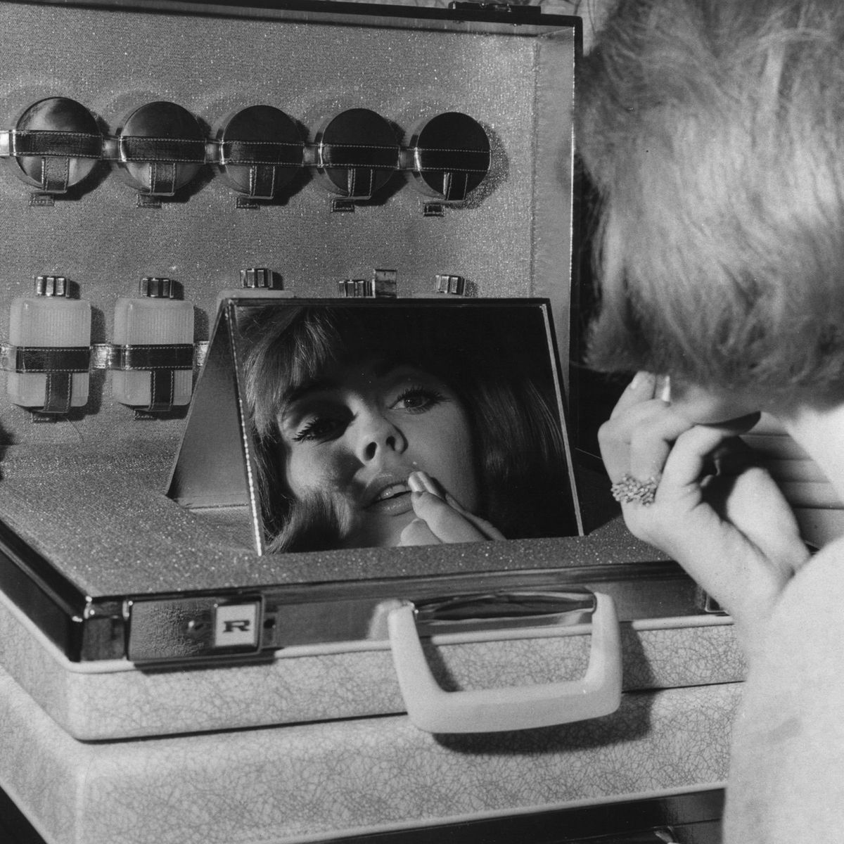 child proof makeup bag