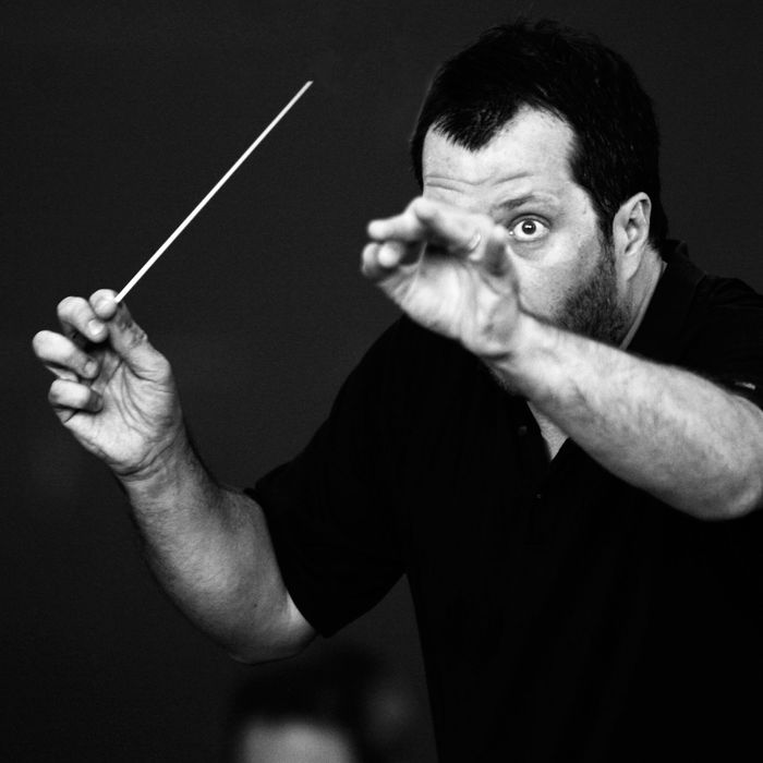 Thomas Ades, composer and conductor at the Royal Opera House, conducts during a rehearsal on 24th June 2008 in London. (Photo by Eamonn McCabe/Redferns)