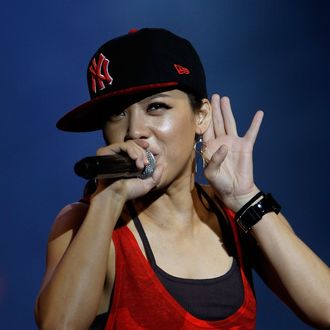 INCHEON, SOUTH KOREA - AUGUST 05: Yoon Mi-Rae performs on stage during the day one of the 2011 Pentaport Rock Festival on August 5, 2011 in Incheon, South Korea. (Photo by Chung Sung-Jun/Getty Images)