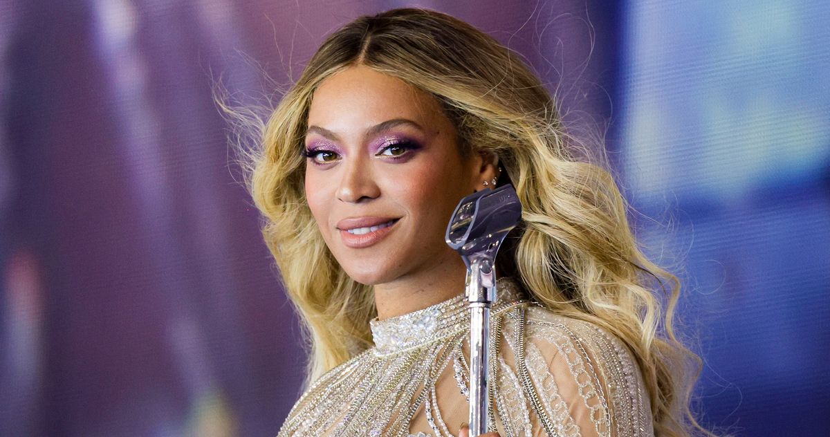 Beyoncé Announces Country Album During Super Bowl LVIII