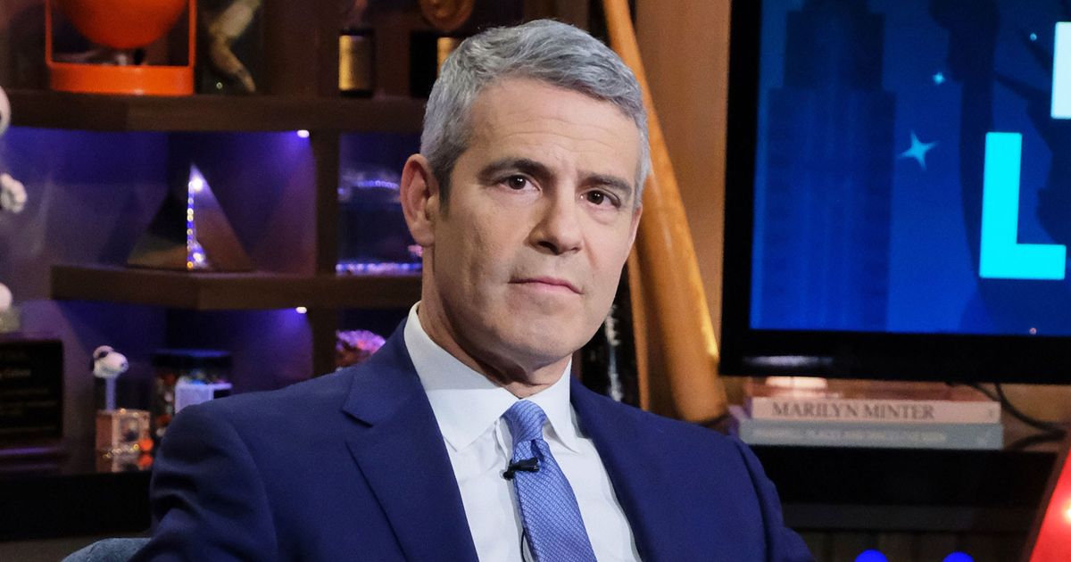 安迪·科恩（Andy Cohen）託管WWHL在Covid-19測試陽性後在家中