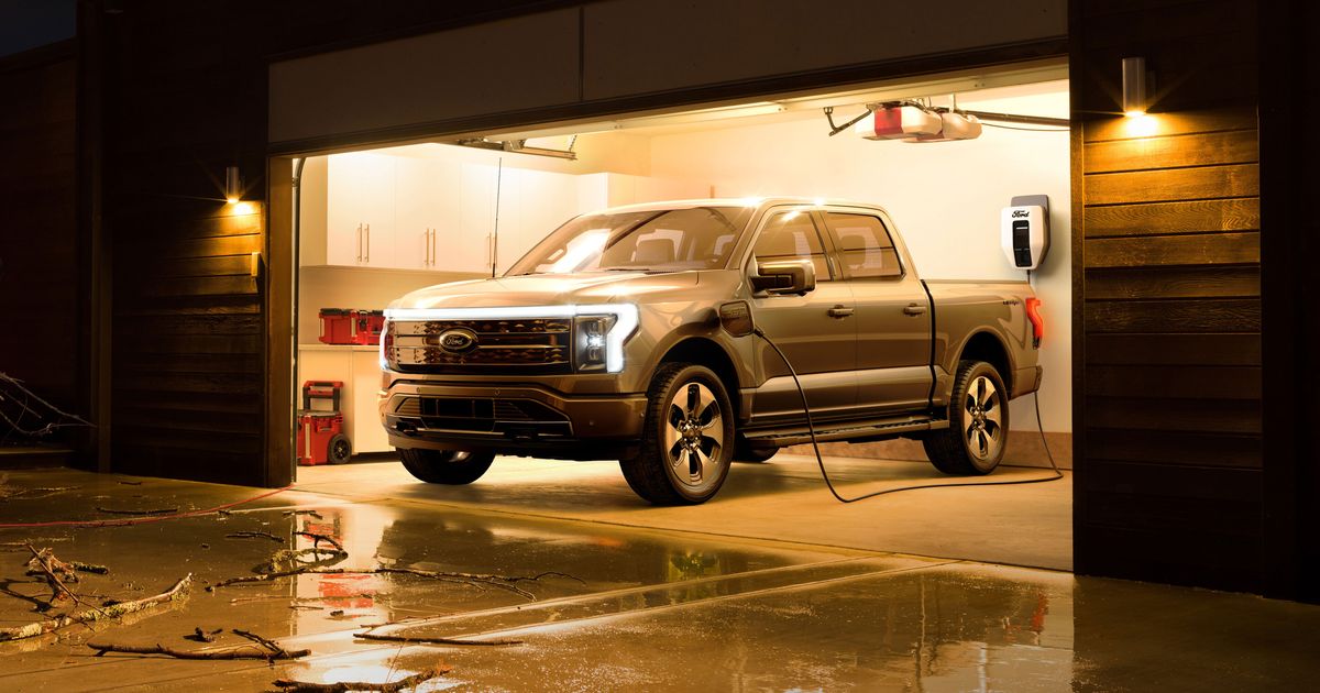 Ford F-150 Lightning Owners Use Their Trucks for 'Truck Stuff' - Even More  Than ICE Owners