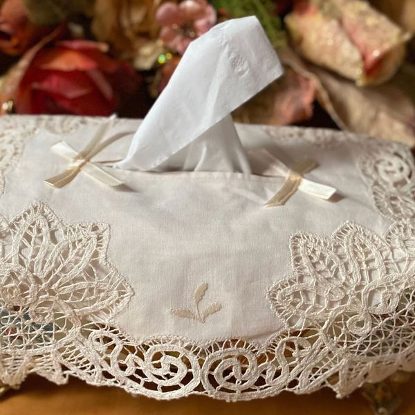 AMT Victorian Lace Style Tissue Box Cover