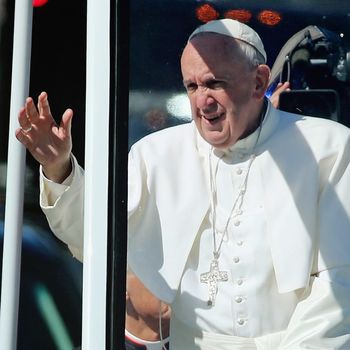 Pope Francis Drives Parade Route Around D.C.'s National Mall