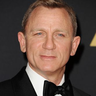 Showtime Picks Up That Daniel Craig- Starring Adaptation of Franzen’s ...