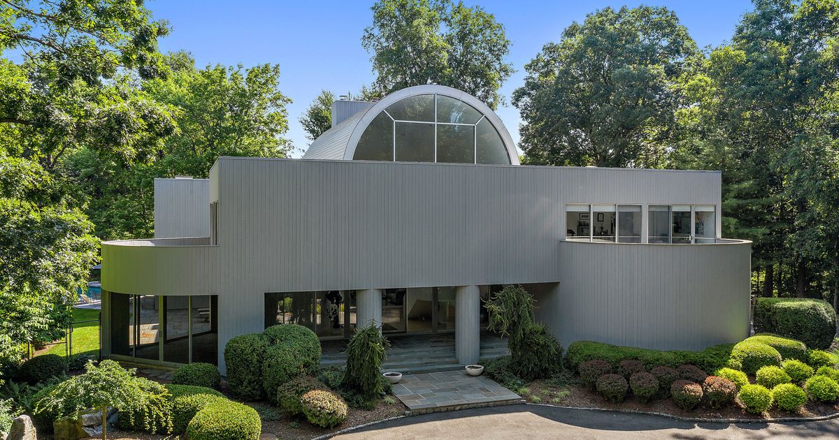 Myron Goldfinger 1989 Chappaqua DiSavino Home in Photos - Vimarsana News