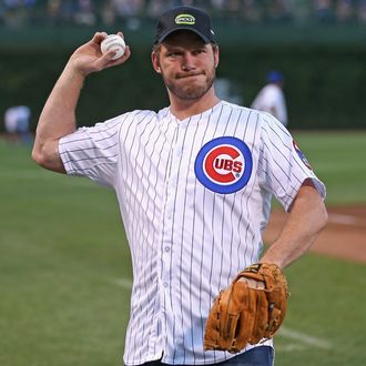 CHICAGO, IL - SEPTEMBER 03: Actor Chris Pratt plays catch before throwing a ceremonial first pitch before the Chicago Cubs take on the Milwaukee Brewers at Wrigley Field on September 3, 2014 in Chicago, Illinois. (Photo by Jonathan Daniel/Getty Images)