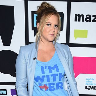 Amy Schumer Upskirt Porn - Dozens Walk Out After Amy Schumer Trashes Trump During Show