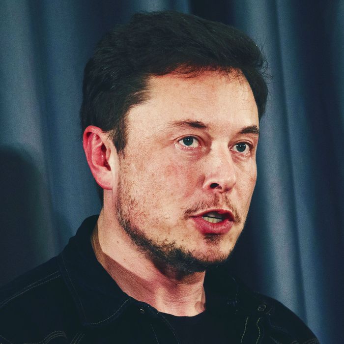 Elon Musk Says He Doesn’t Know How to Smoke Weed