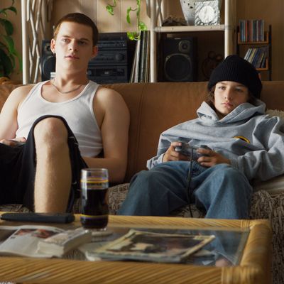 Mid90s” is a unifying throwback film about skating, suffering and striving  to be cool - The Eagle