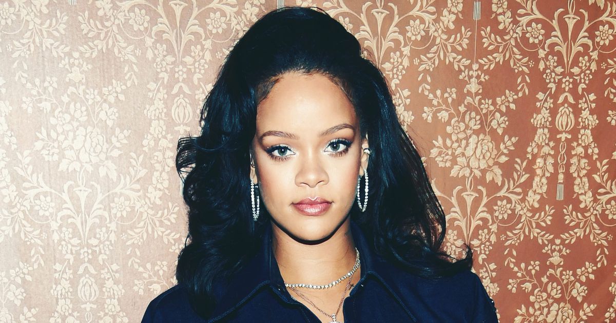 A Hilarious Review Of Rihanna S Fenty Beauty Foundation