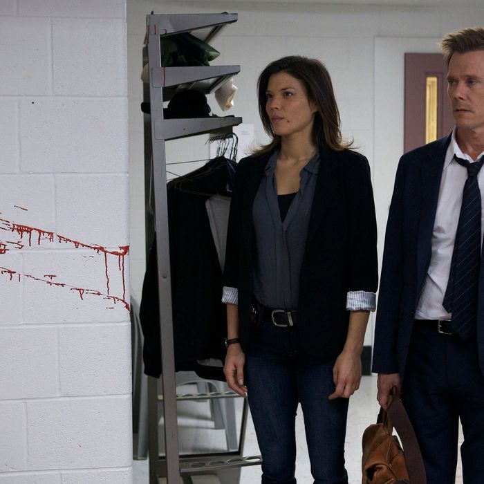 THE FOLLOWING: Former FBI agent Ryan Hardy (Kevin Bacon, R) is brought in to help solve a crime in the new drama THE FOLLOWING premiering Jan. 21 (9:00-10:00 PM ET/PT) on FOX.