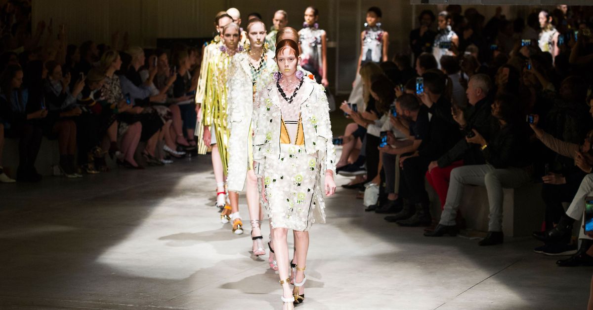 Powerpuff Girls and Puffy Sleeves at Milan Shows