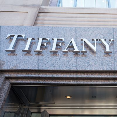 LVMH not to go ahead with Tiffany deal