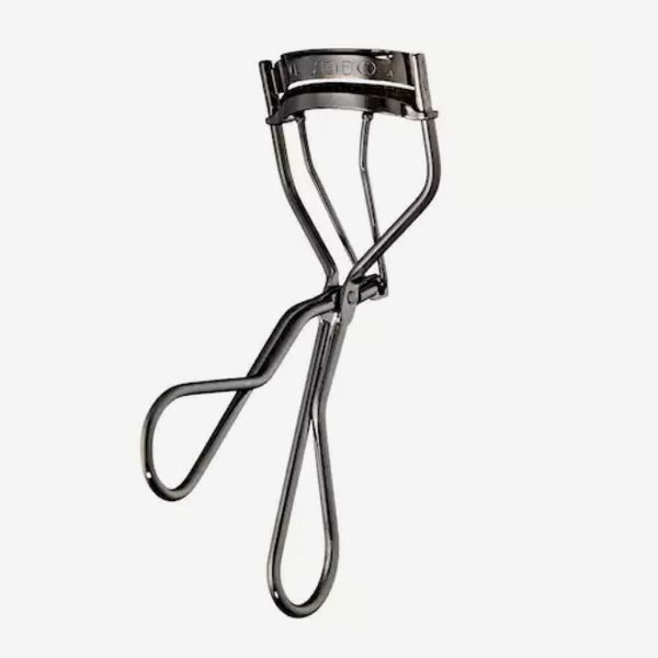 15 Best Eyelash Curlers for Swoopy, Lifted Lashes 2022