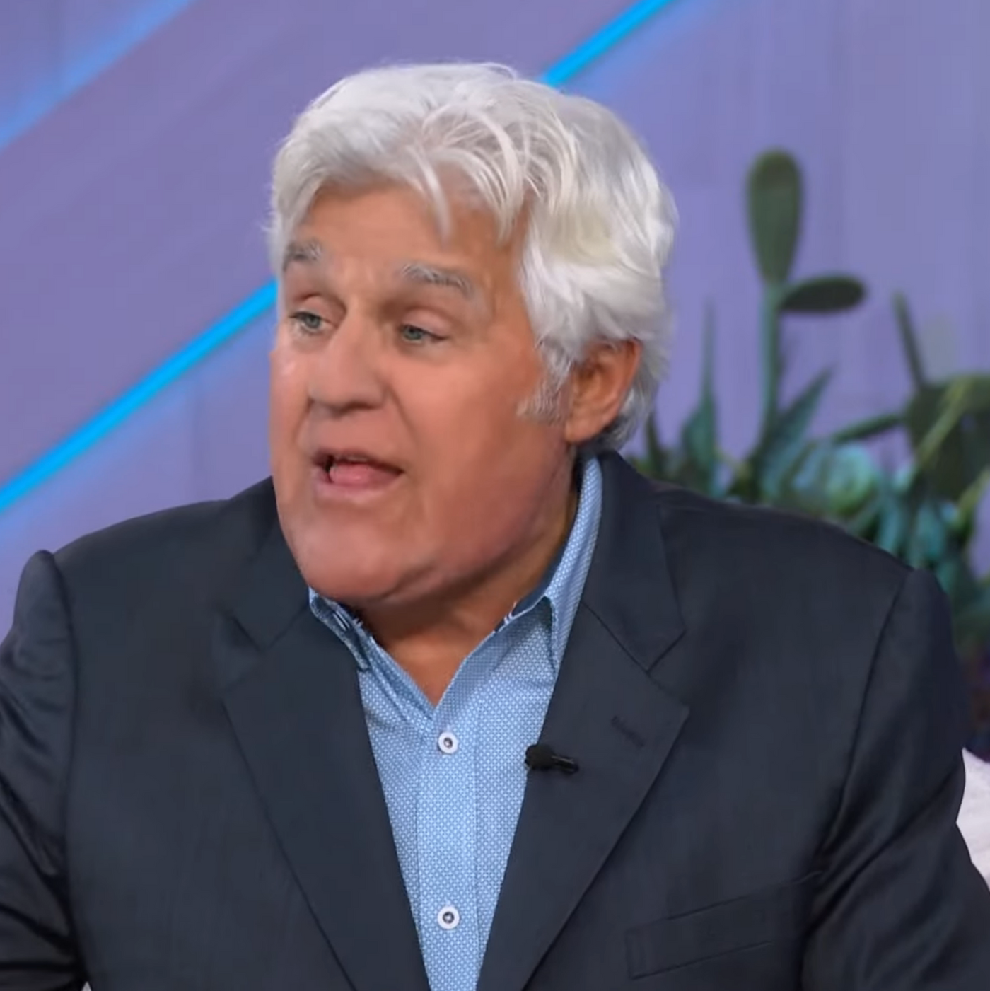 Jay Leno Shows Off New Face on The Kelly Clarkson Show