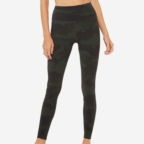 Alo yoga catch the vibe legging. Brand new! Cargo flare legging.