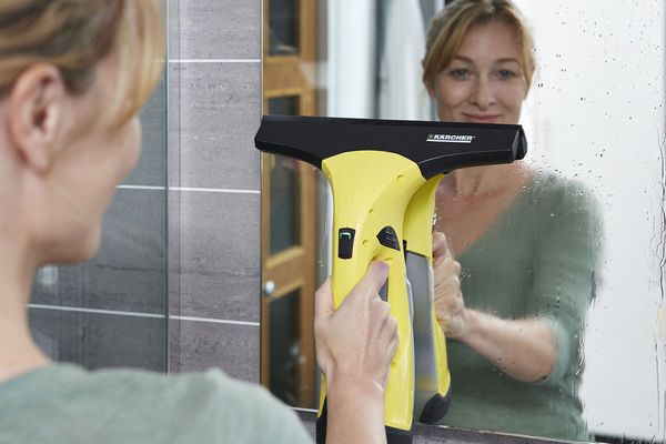 Kärcher WV 1 Plus White - Window Vacuum Squeegee - Cleans Showers, Windows,  Mirrors, Glass - 10 Blade