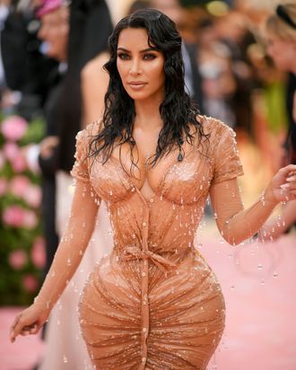 Kim kardashian clearance corset met gala