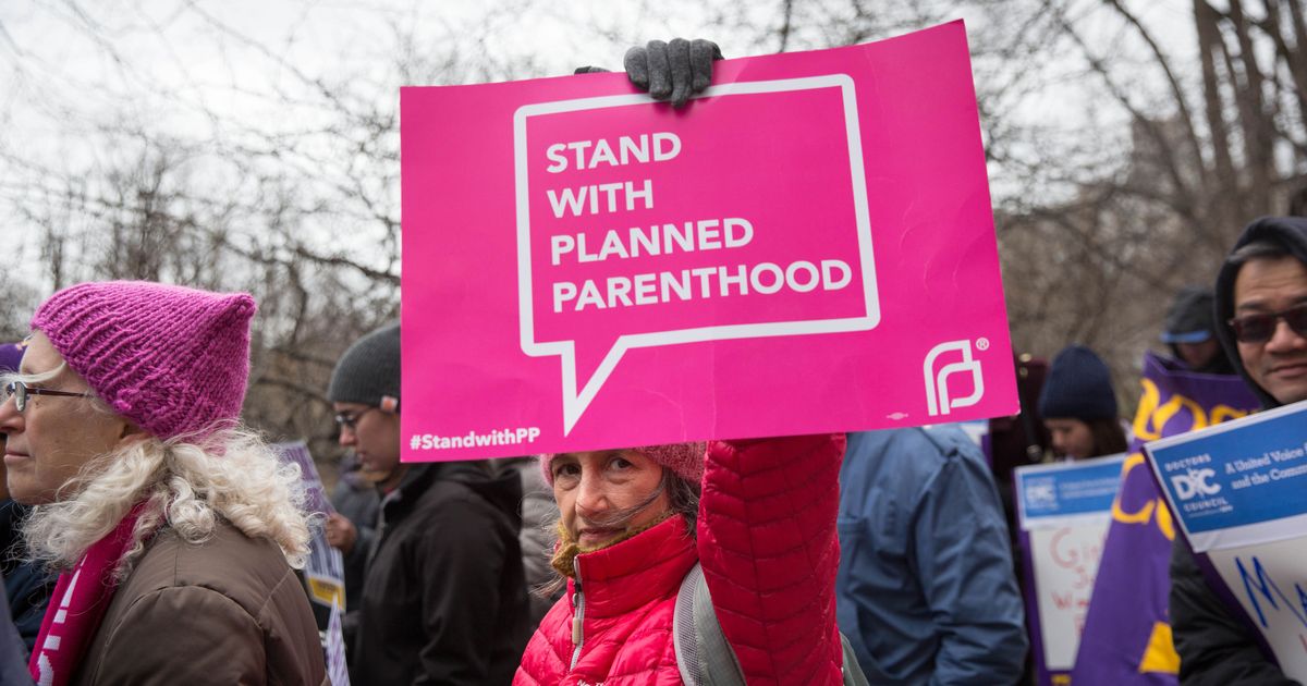 Congress's New Budget Keeps Planned Parenthood Funding