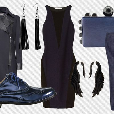 Can I Wear Navy and Black Together? How to Wear the Two Colors