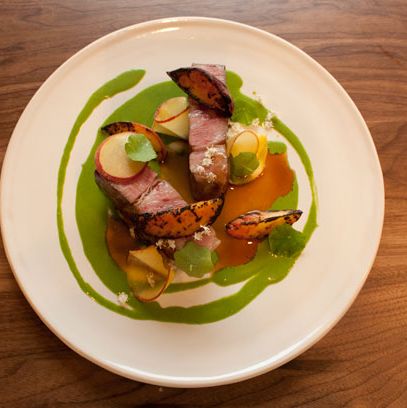 烤猪颈，烤桃子，旱金莲汁