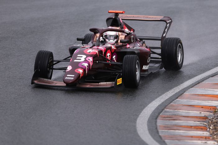 F1 Academy Testing in Netherlands - Day 1