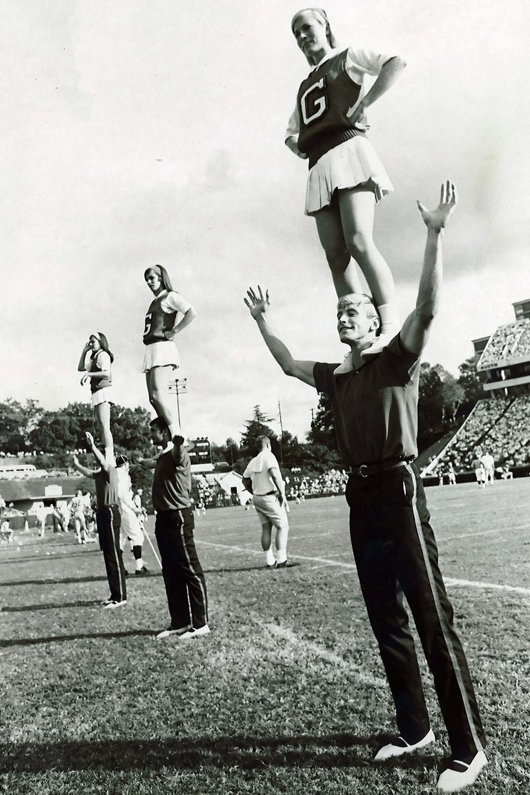 48 Vintage Cheerleading Photos In Honor Of Super Bowl Xlviii