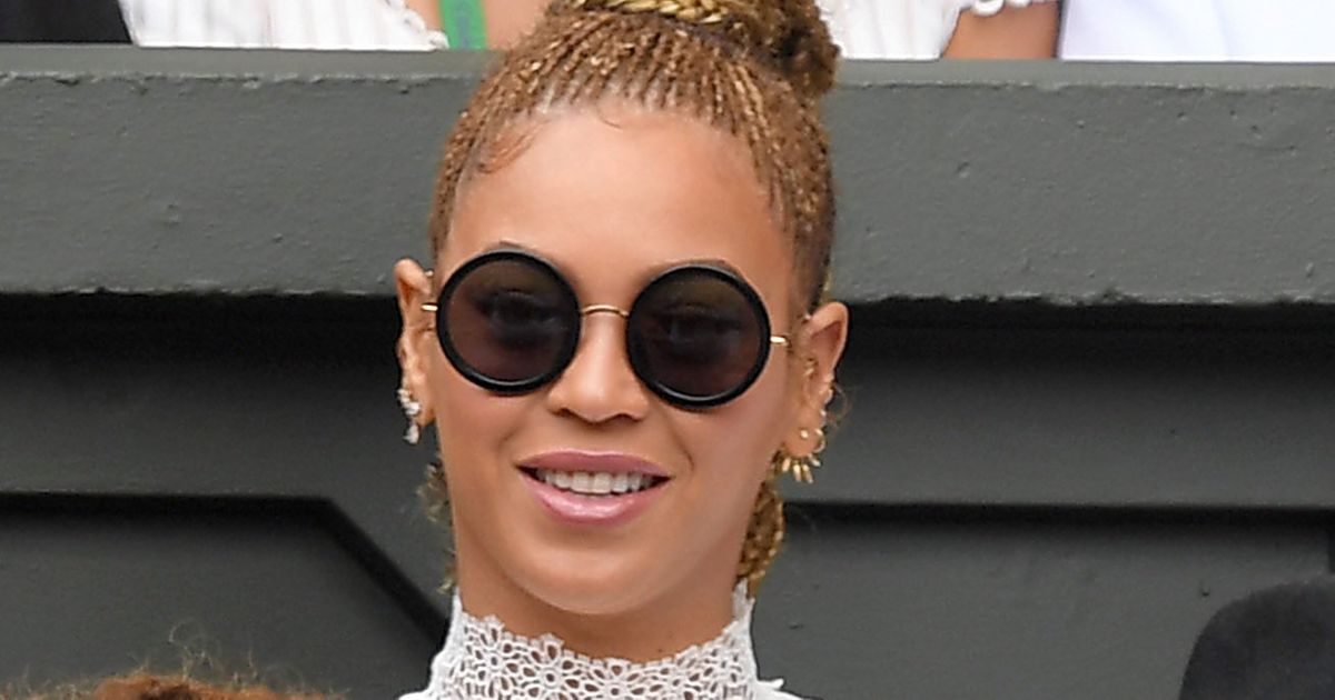 Beyoncé Does Not Let Riding a Jet Ski Get in the Way of Her Wearing a Gown