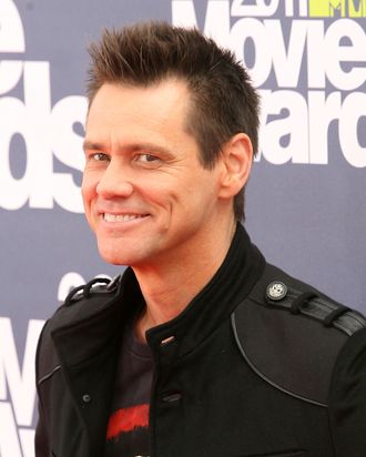 Actor Jim Carrey arrives at the MTV Movie Awards at Universal Studios, in Los Angeles, California, on June 5, 2011. AFP PHOTO/VALERIE MACON (Photo credit should read VALERIE MACON/AFP/Getty Images)