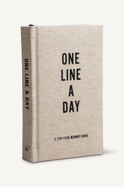 Canvas ‘One Line a Day: A Five-Year Memory Book’