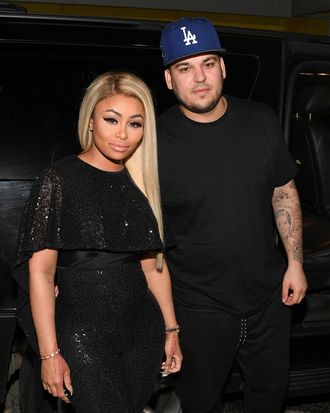Are Rob Kardashian and Blac Chyna Getting Back Together? 2 Blac Chyna & Rob Kardashian Visit Onyx Nightclub