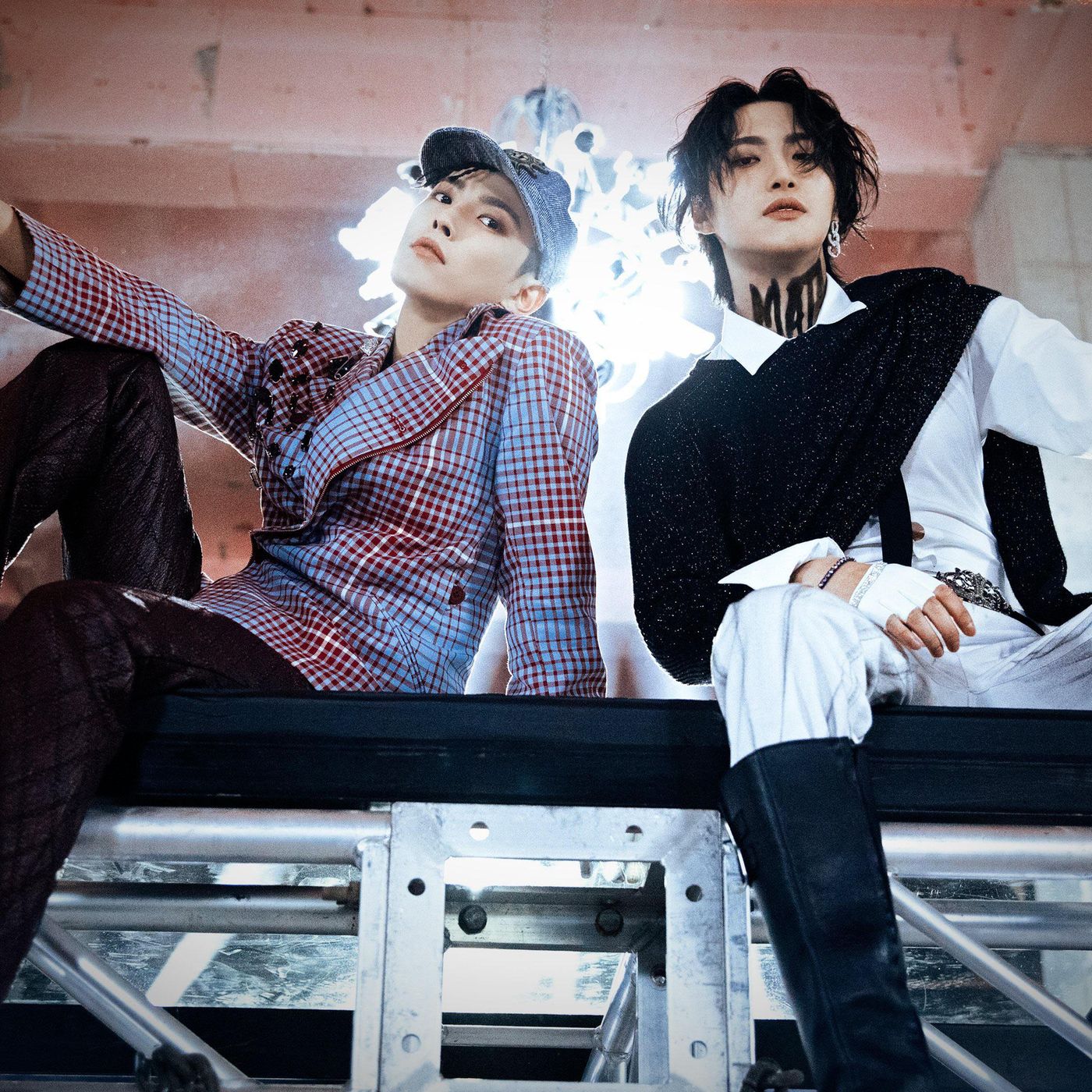 ATEEZ's Hongjoong, Seonghwa on Towards the Light Tour