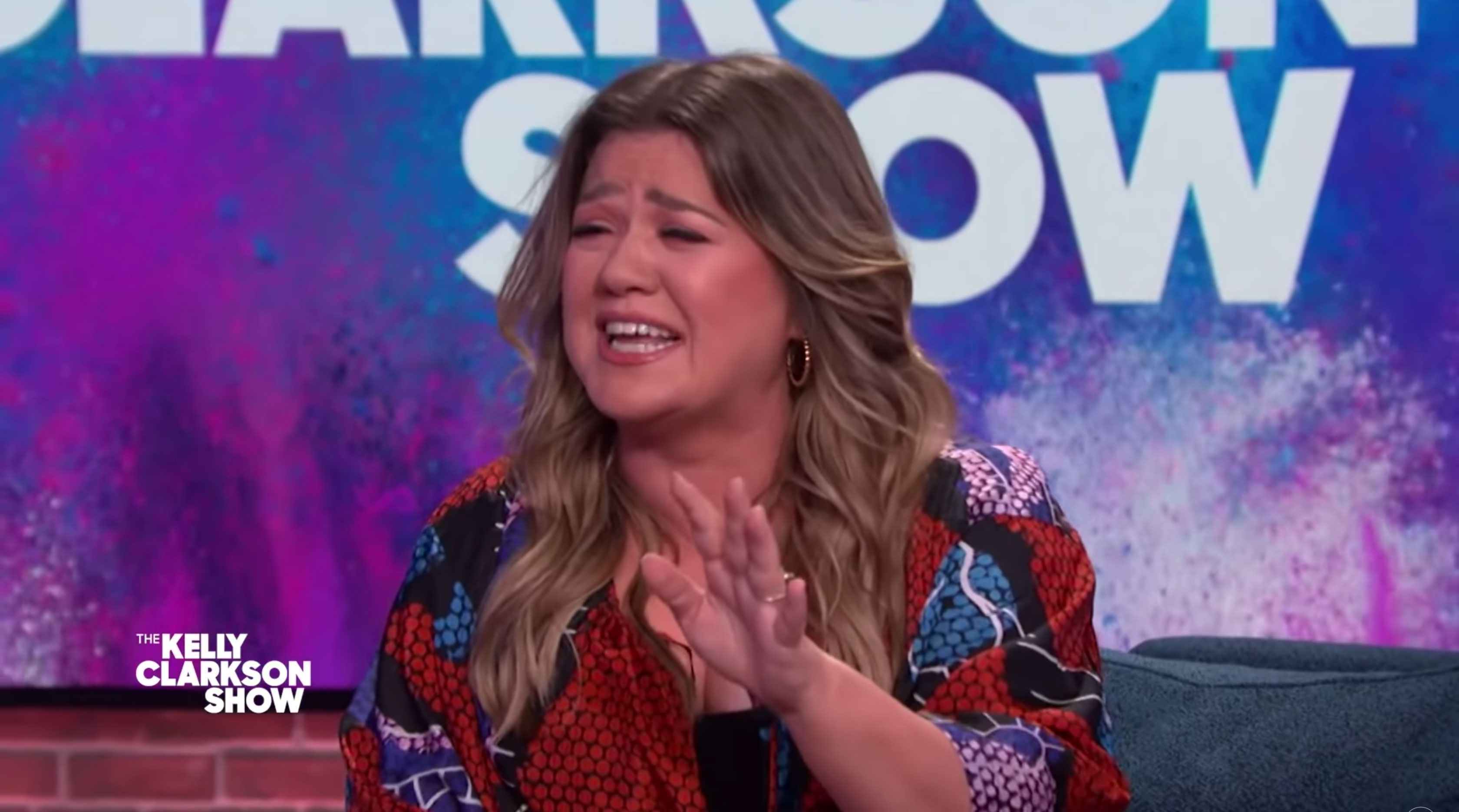 WATCH: Kelly Clarkson Laughing When Gwyneth Paltrow Says WAP