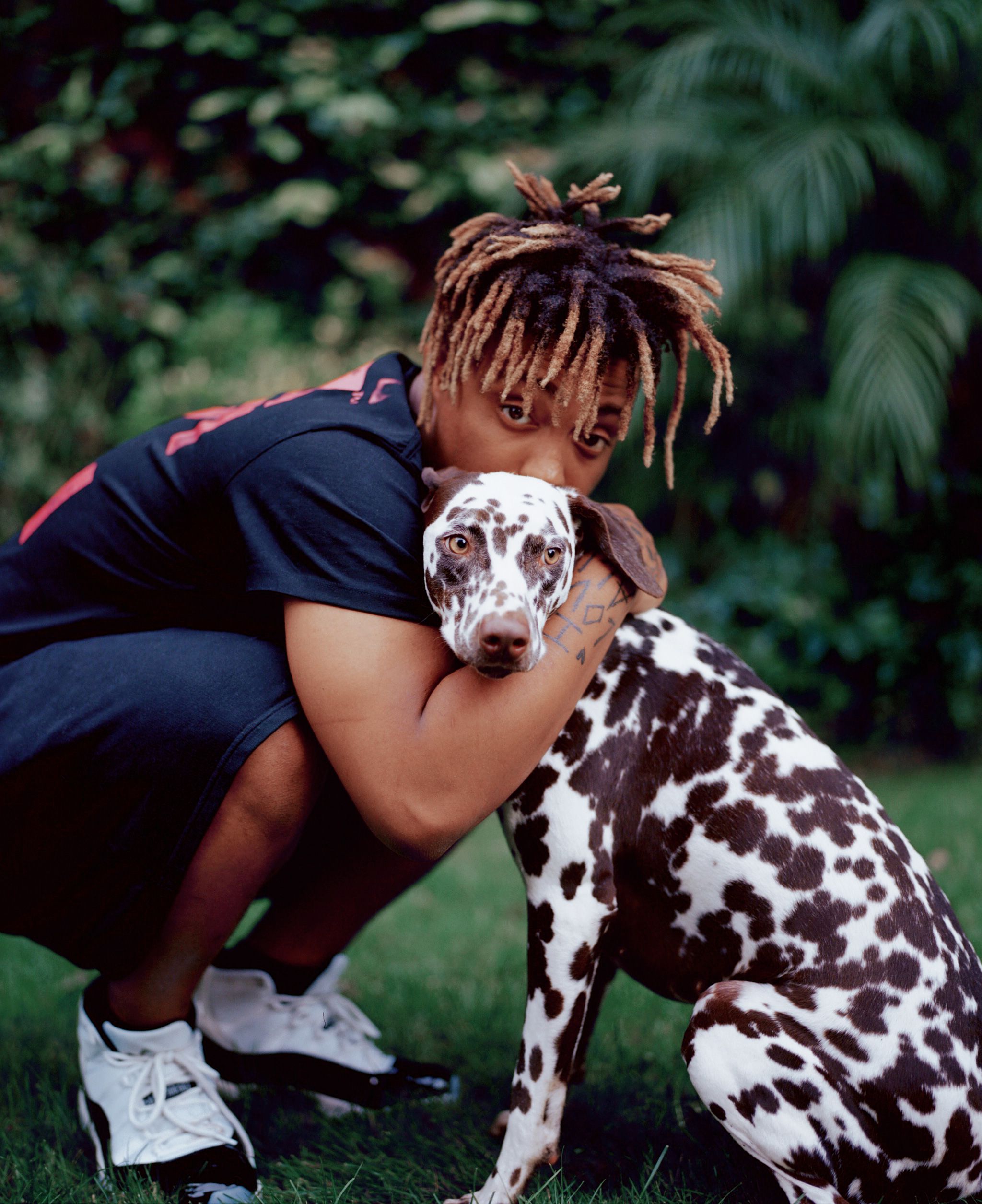 We all miss Juice WRLD, here are some of his iconic looks 😢 🐐 Rip the  goat 🕊 📲 Find Juice WRLD outfits in @whatsonthestar.app