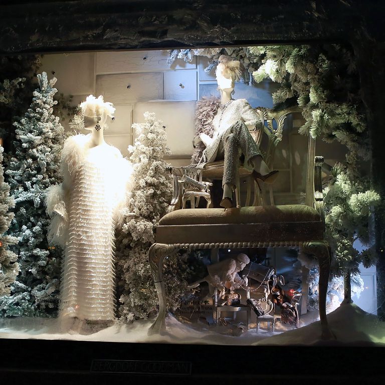 See the Best Holiday Window Displays